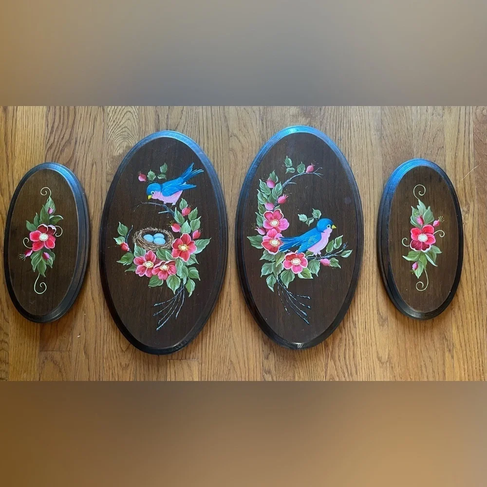 Floral and Bird Wall Art Plaques oval shape set of 4. Vintage
